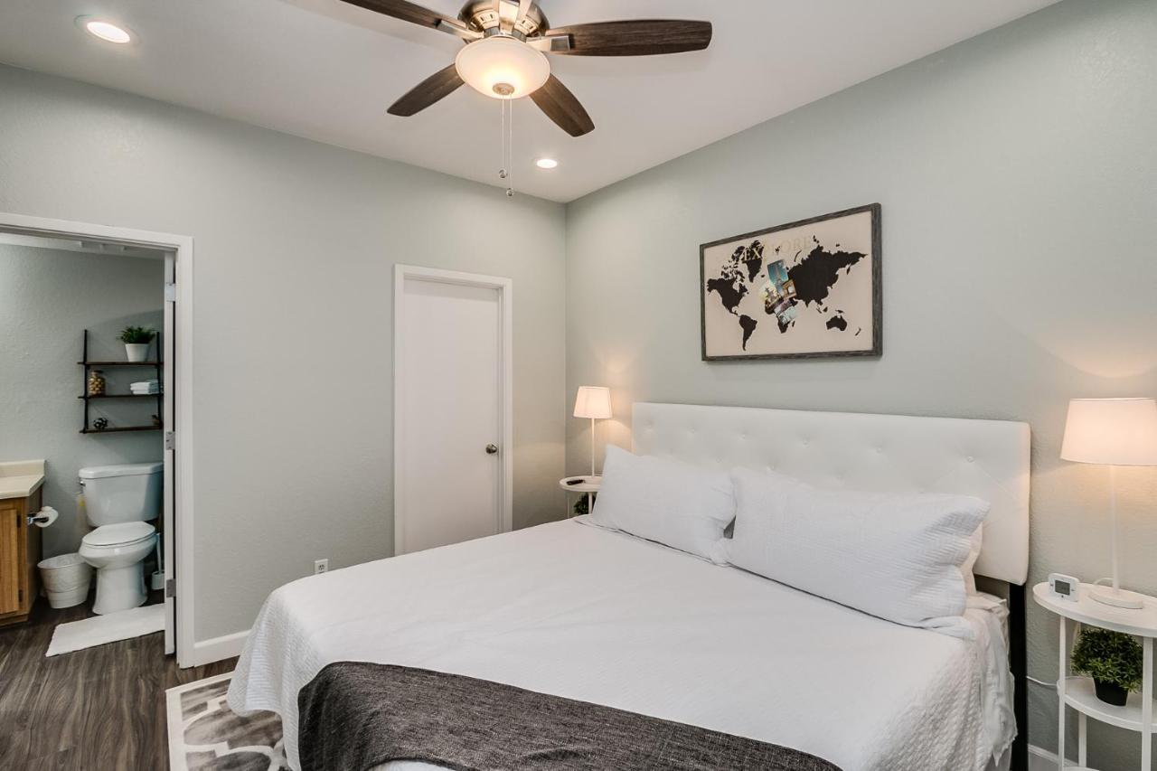 Heated Community Pool-quiet Community-top Flr Unit Apartment